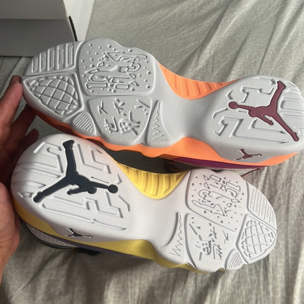 WMNS sneakers 10.5 jordan 9s - Picture 7 of 8